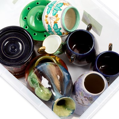 Lot 94 - A GROUP OF CERAMICS