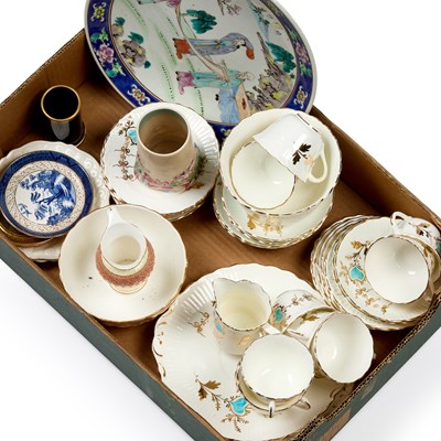 Lot 118 - A COLLECTION OF CERAMICS