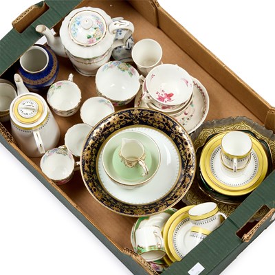 Lot 111 - A GROUP OF CERAMICS