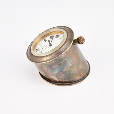 Lot AN 8-DAY DASHBOARD CLOCK AND MOUNT