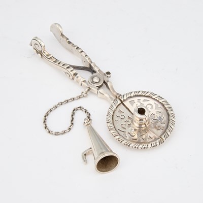 Lot A 19TH CENTURY FRENCH SILVER WAX JACKER (BOUGIE BOX SNUFFER)