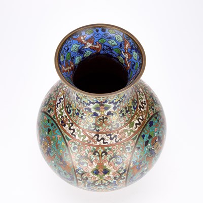 Lot A LARGE CHINESE CLOISONNÉ ENAMEL VASE