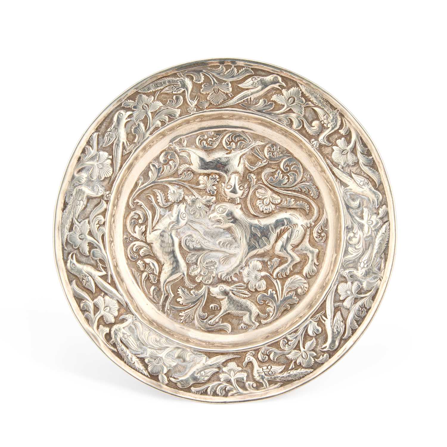Lot AN INDIAN SILVER DISH