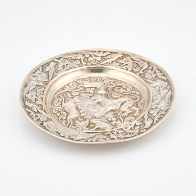Lot AN INDIAN SILVER DISH