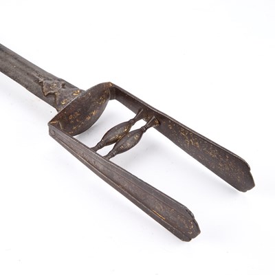 Lot AN INDIAN KATAR (PUNCH DAGGER)