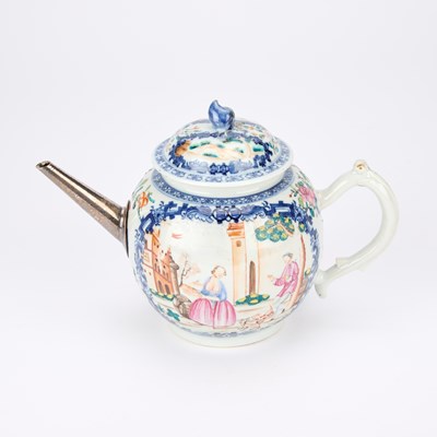 Lot AN 18TH CENTURY CHINESE FAMILLE ROSE 'MANDARIN' TEAPOT