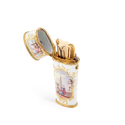 Lot 762 - A SOUTH STAFFORDSHIRE ENAMEL ETUI, CIRCA 1770-1780