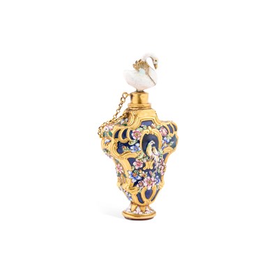 Lot 789 - A FINE GOLD AND ENAMEL SCENT BOTTLE