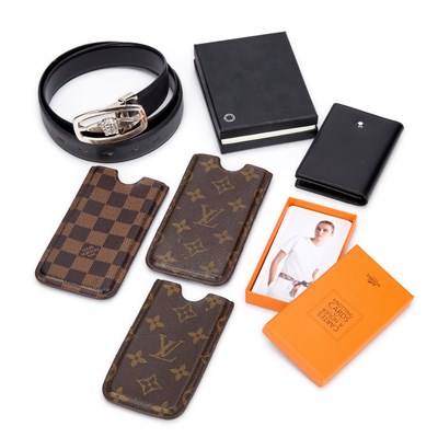 Lot 61 - A GROUP OF DESIGNER ACCESSORIES
