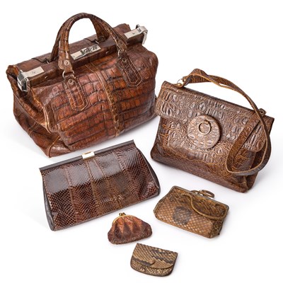 Lot 59 - A COLLECTION OF VINTAGE BAGS AND ACCESSORIES